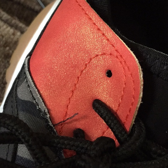 Women’s Jessica Carlyle camo sneakers - Picture 7 of 7